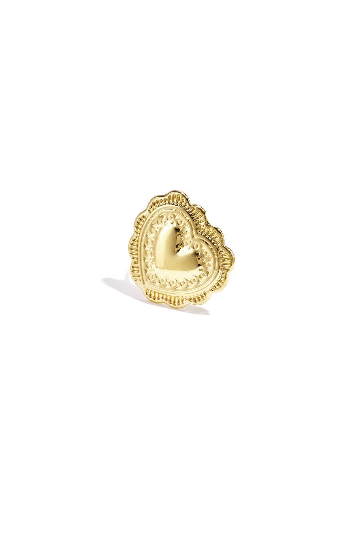 Statement ring in heart shape with pattern and flower petals