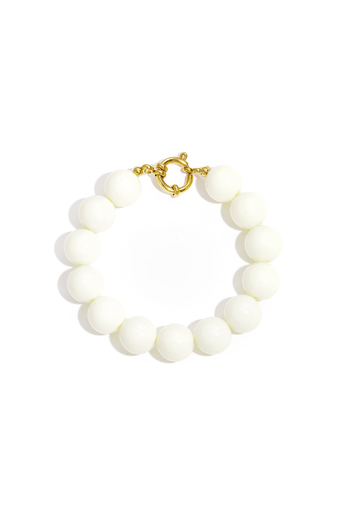 Bracelet with large beads and front closure