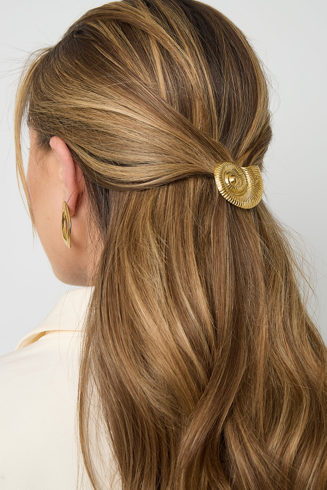 Borche hairpin with spiral shell